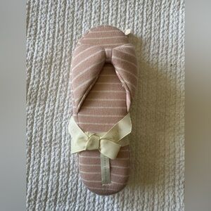 Victoria’s Secret pink w. stripes slippers